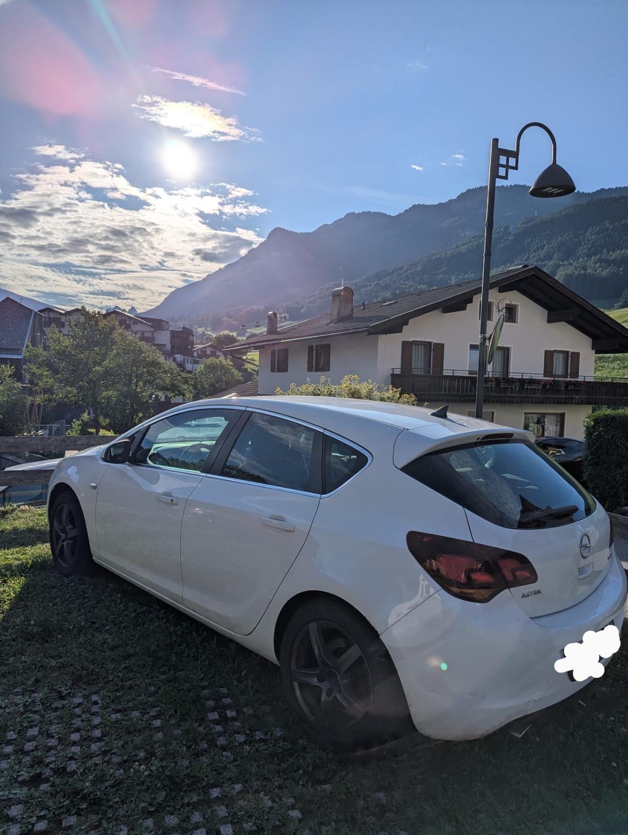 Opel Astra 1.6 Turbo 180CV 5 porte aut. Cosmo S