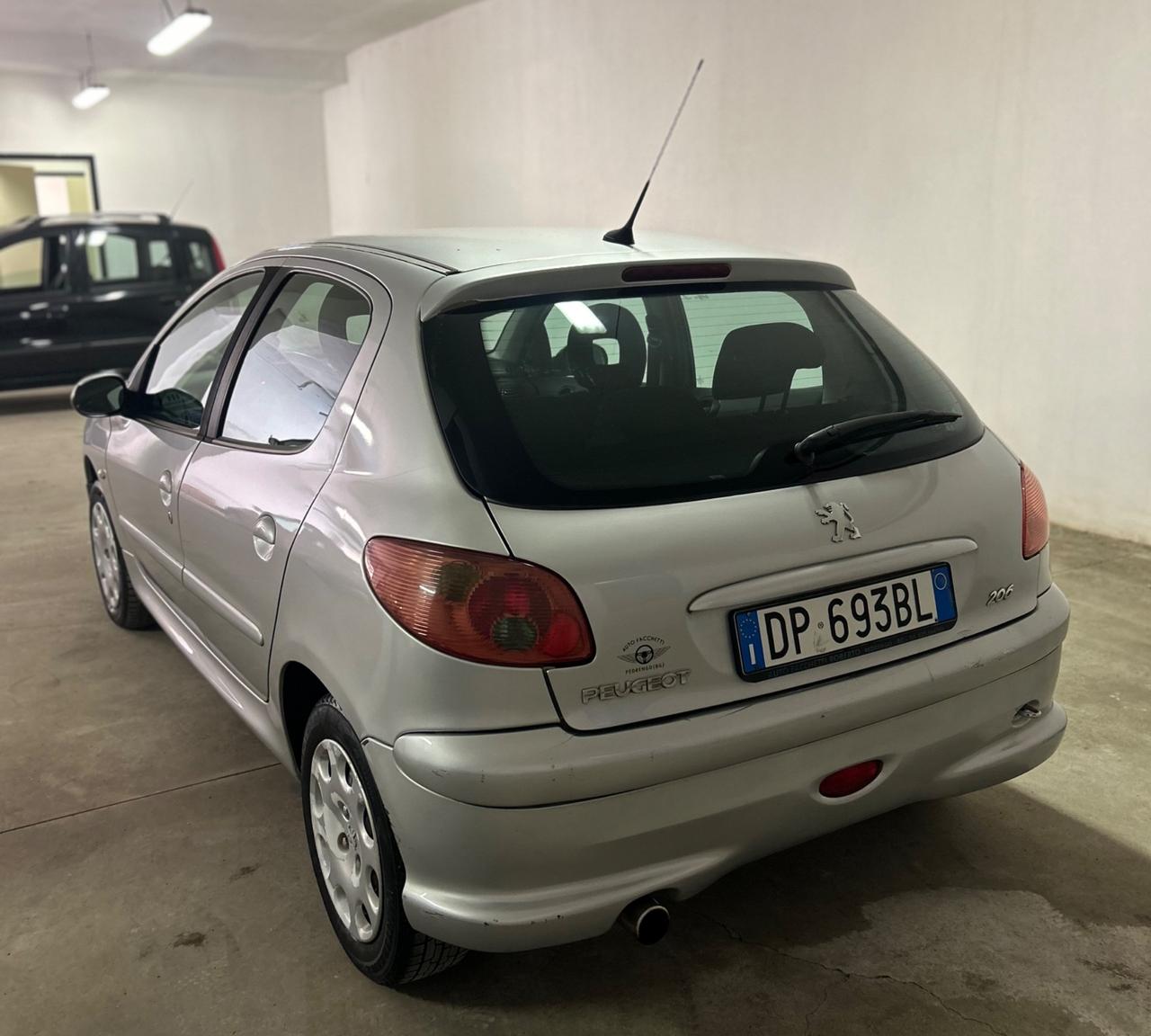 Peugeot 206 1.4 5p. Enfant Terrible