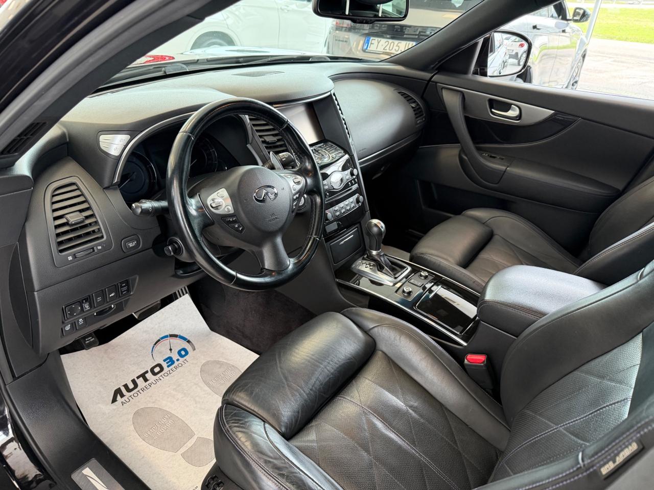 Infiniti QX70 3.0 diesel V6 AT S Premium