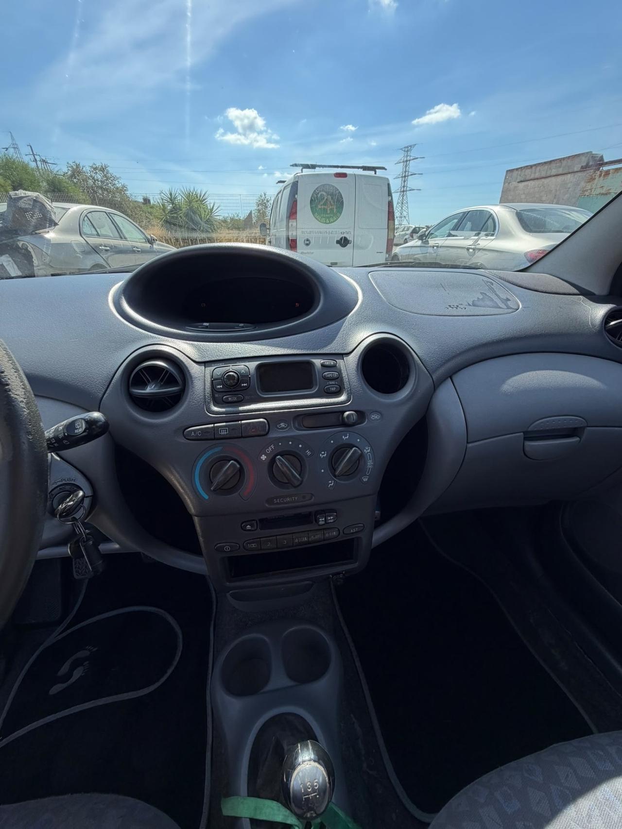 Toyota Yaris 1.3 Benzina-Gancio Traino-Neopatentati