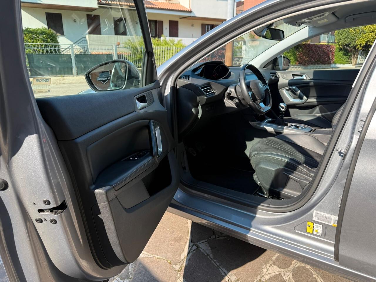 Peugeot 308 PureTech Turbo 130 S&S EAT6 Allure