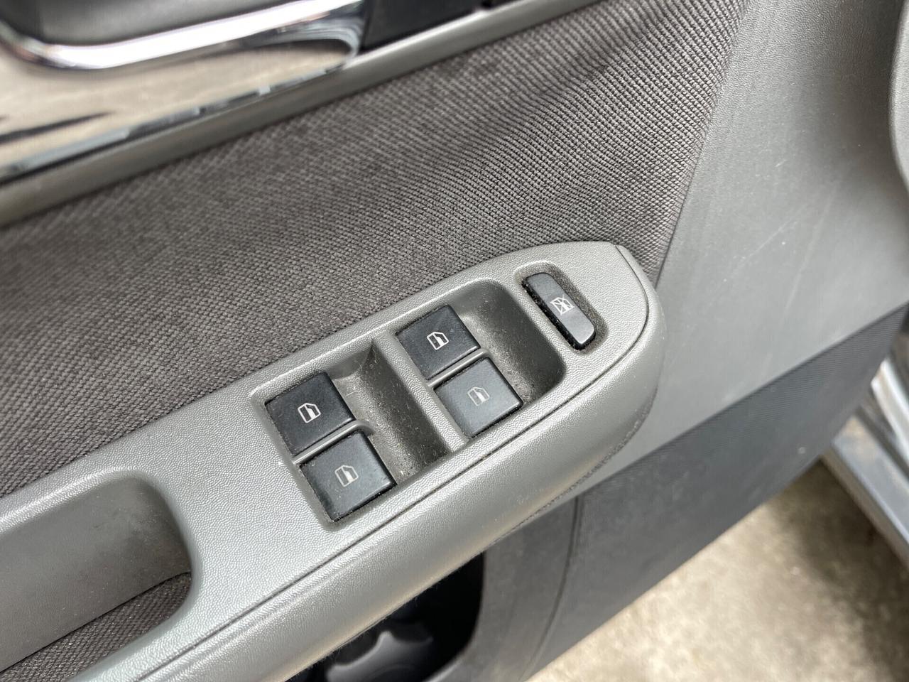 SEAT IBIZA DUAL 1.4 BENZINA-GPL EURO4 85CV NEOPATENTATI