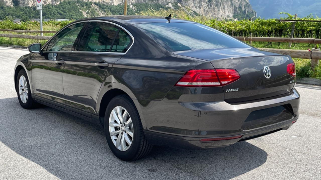 VOLKSWAGEN PASSAT 2.0TDI BERLINA MANUALE - 2017