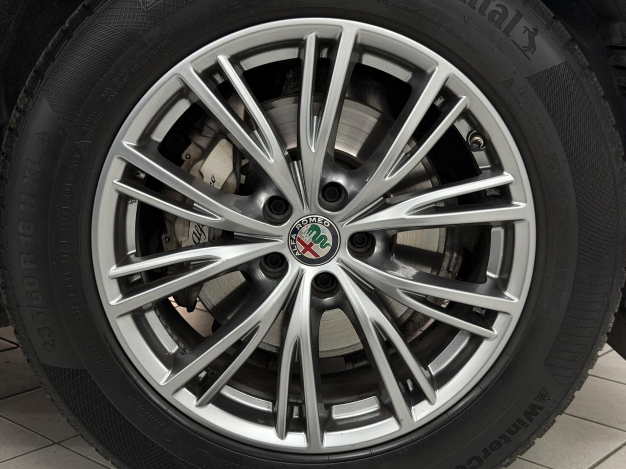 Alfa Romeo Stelvio 2.2 TD 160 CV BUSINESS AT8 DISTRIBUZIONE ESEGUITA NAVI 18" SENSORI VETRI SCURI UNICO PROPRIETARIO