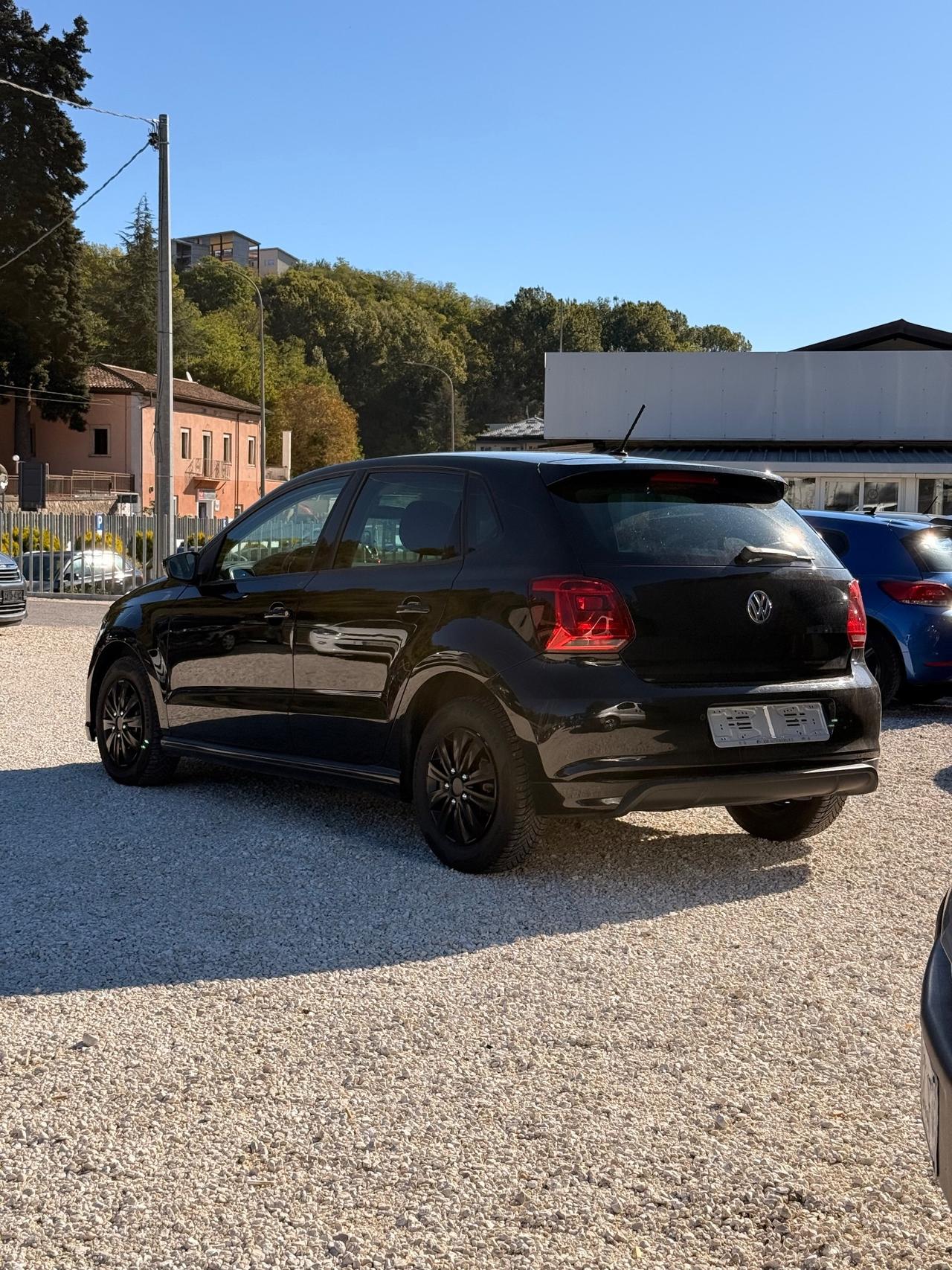 Volkswagen Polo 1.4 TDI 75CV R-Line – 06/2015 – 134.000 km – FULL OPTIONAL