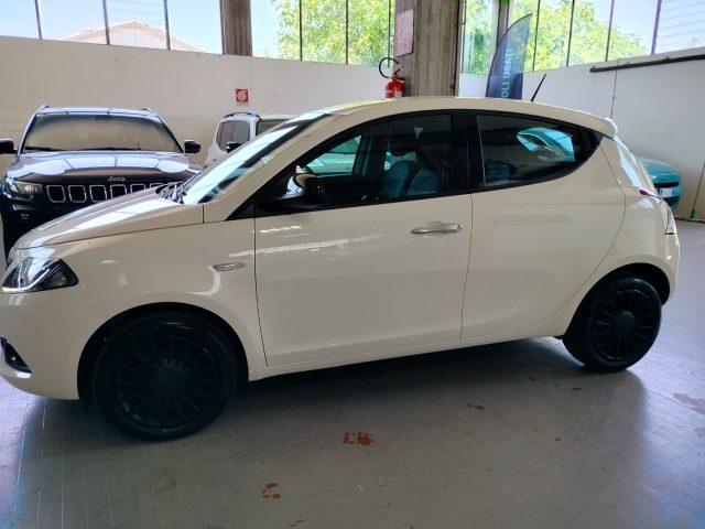 LANCIA Ypsilon 1.0 Hybrid Silver