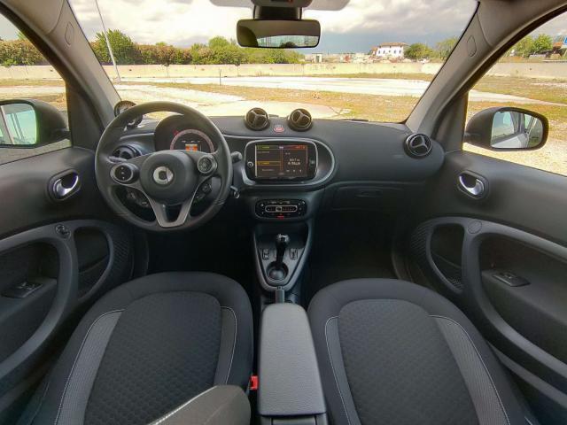 smart forTwo Fortwo eq Passion 4,6kW Ok per neopatentati