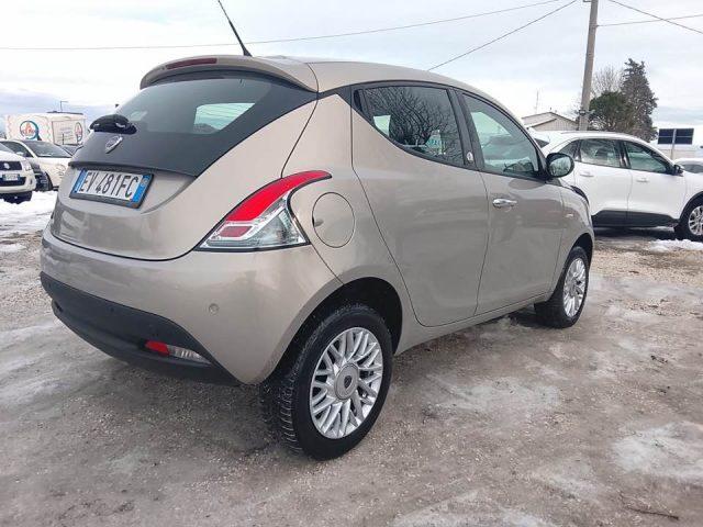 LANCIA Ypsilon 0.9 TwinAir 85 CV 5 porte Metano Ecochic Gold