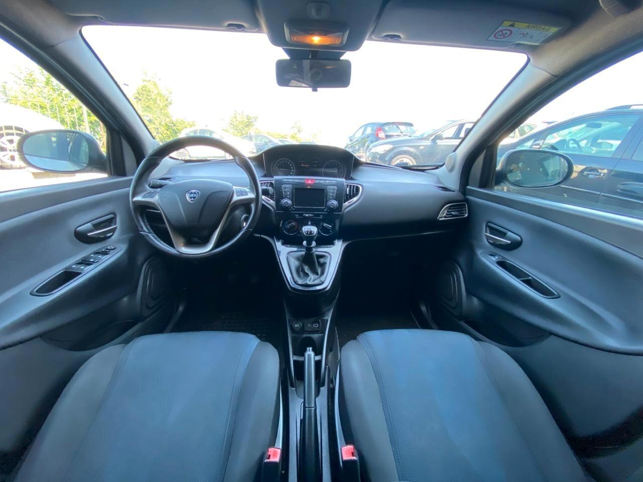 Lancia Ypsilon 1.2 69 CV 5 porte S&S Platinum
