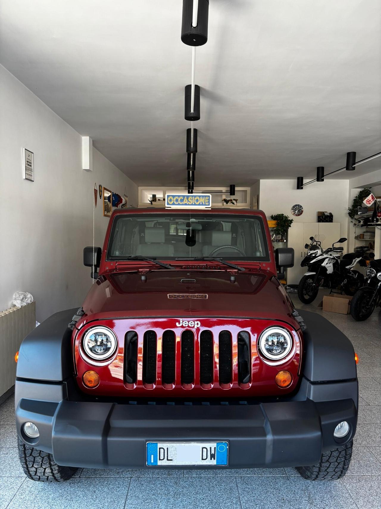 Jeep Wrangler 3.8 Sahara Auto DA VETRINA