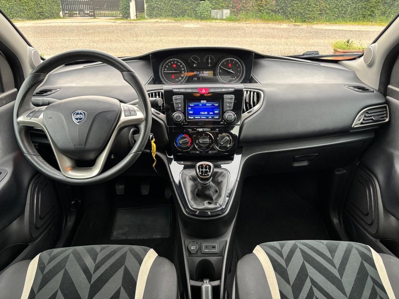 Lancia Ypsilon 1.2 69CV GPL Ecochic Gold-2017