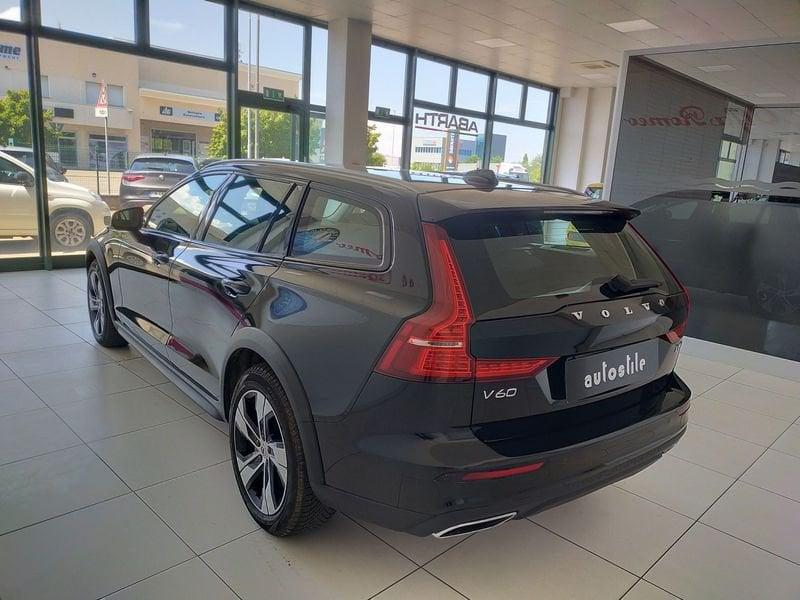 Volvo V60 Cross Country B4 (d) AWD Geartronic Business Pro
