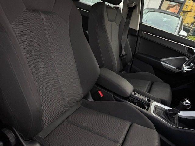 AUDI Q3 35 TDI S tronic Business