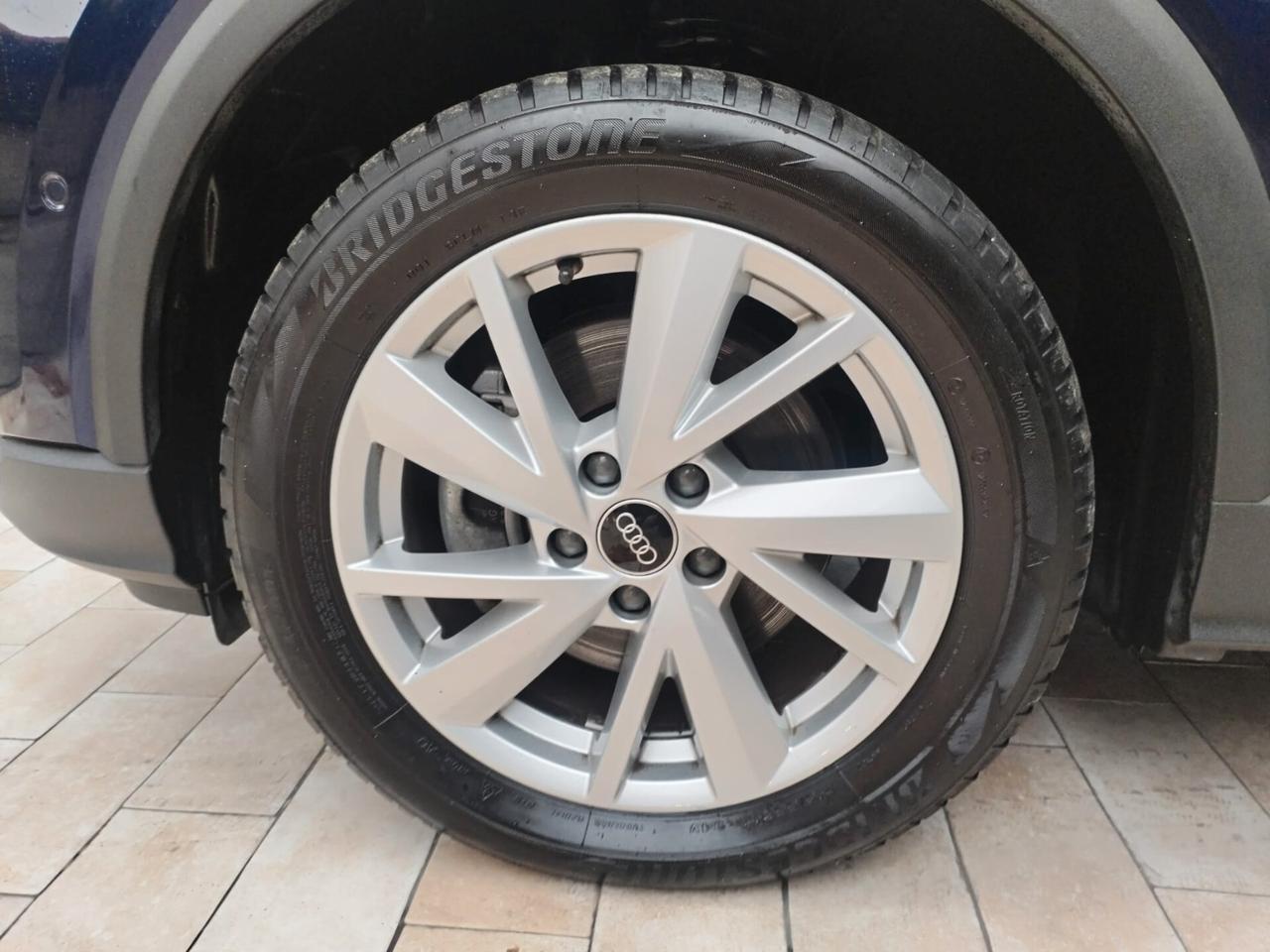 Audi Q2 35 TDI quattro S tronic Identity Black