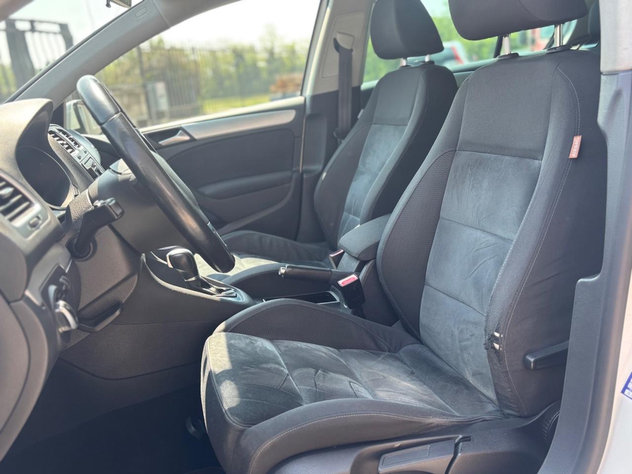 Volkswagen Golf 1.6 TDI CAMBIO AUTOMATICO ANNO 2011