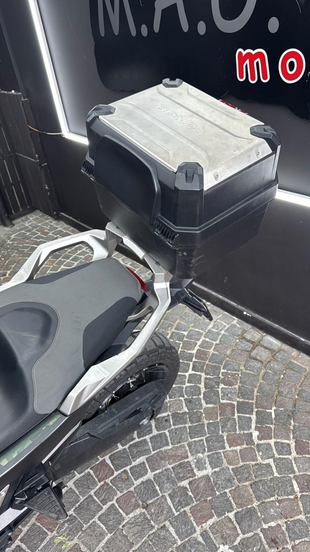 Honda X-ADV 750 sport ET35687