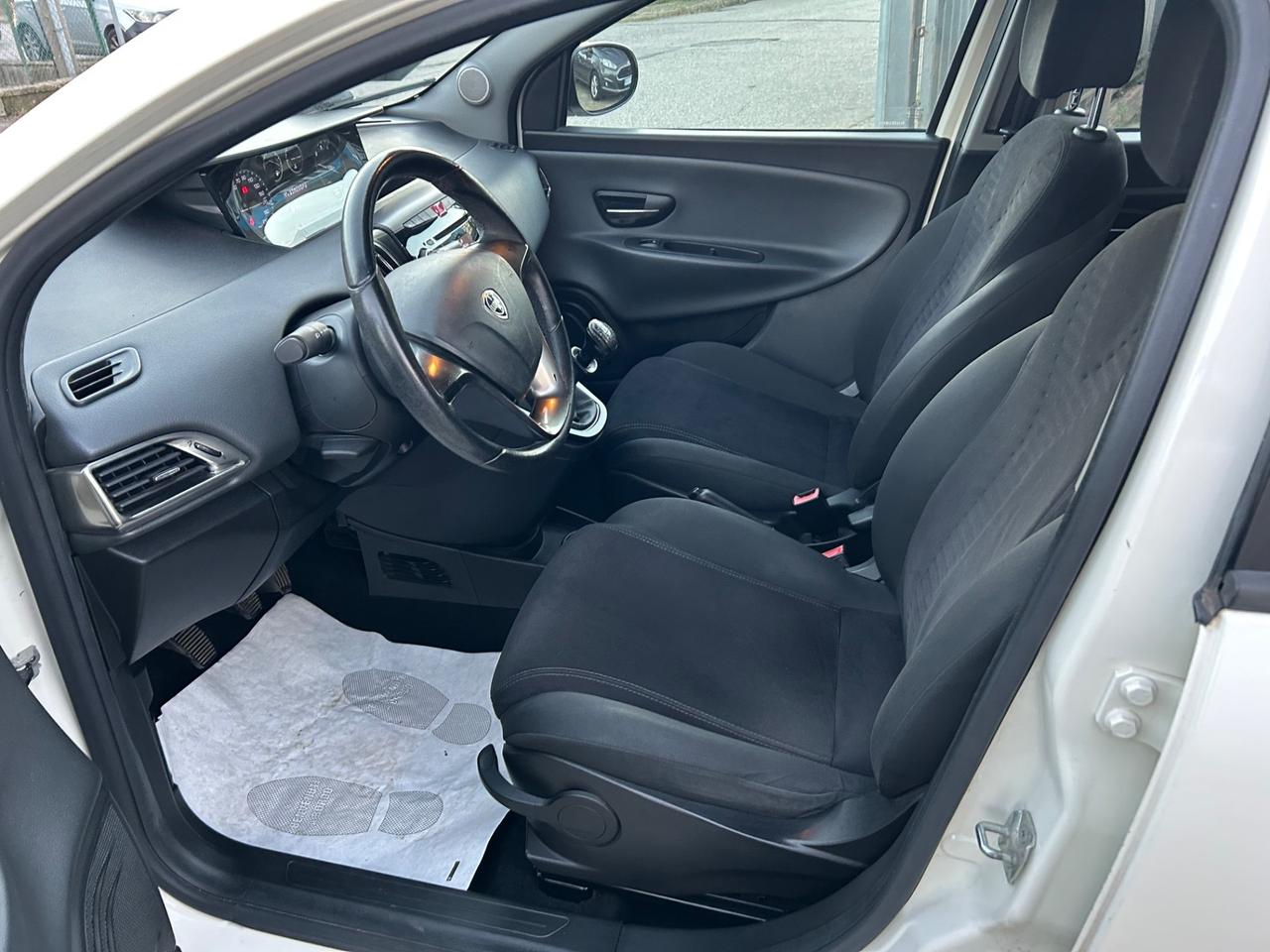 Lancia Ypsilon 1.2 69 CV 5 porte GPL Ecochic Gold