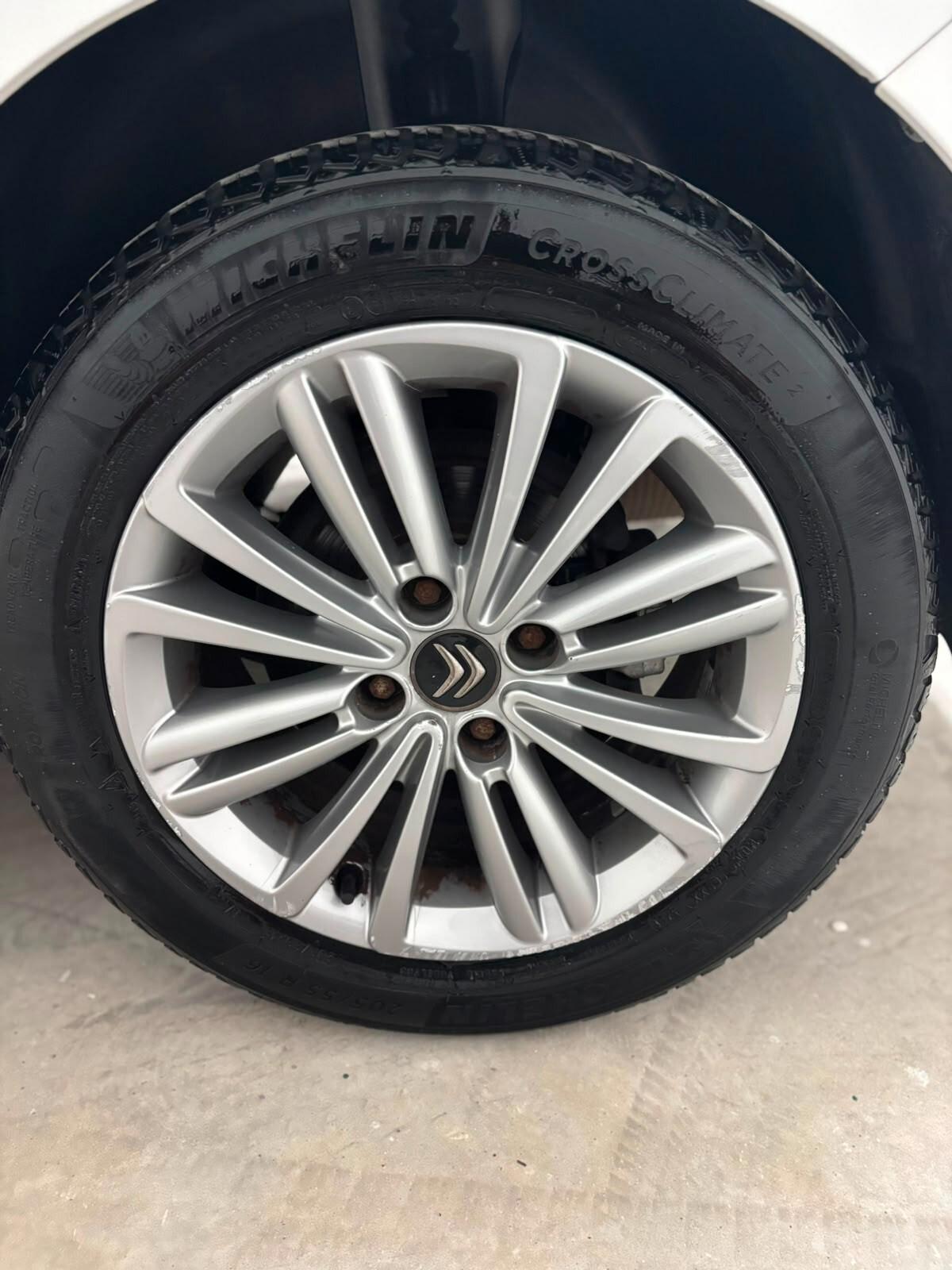 Citroen C4 1.6 VTi 120 Exclusive