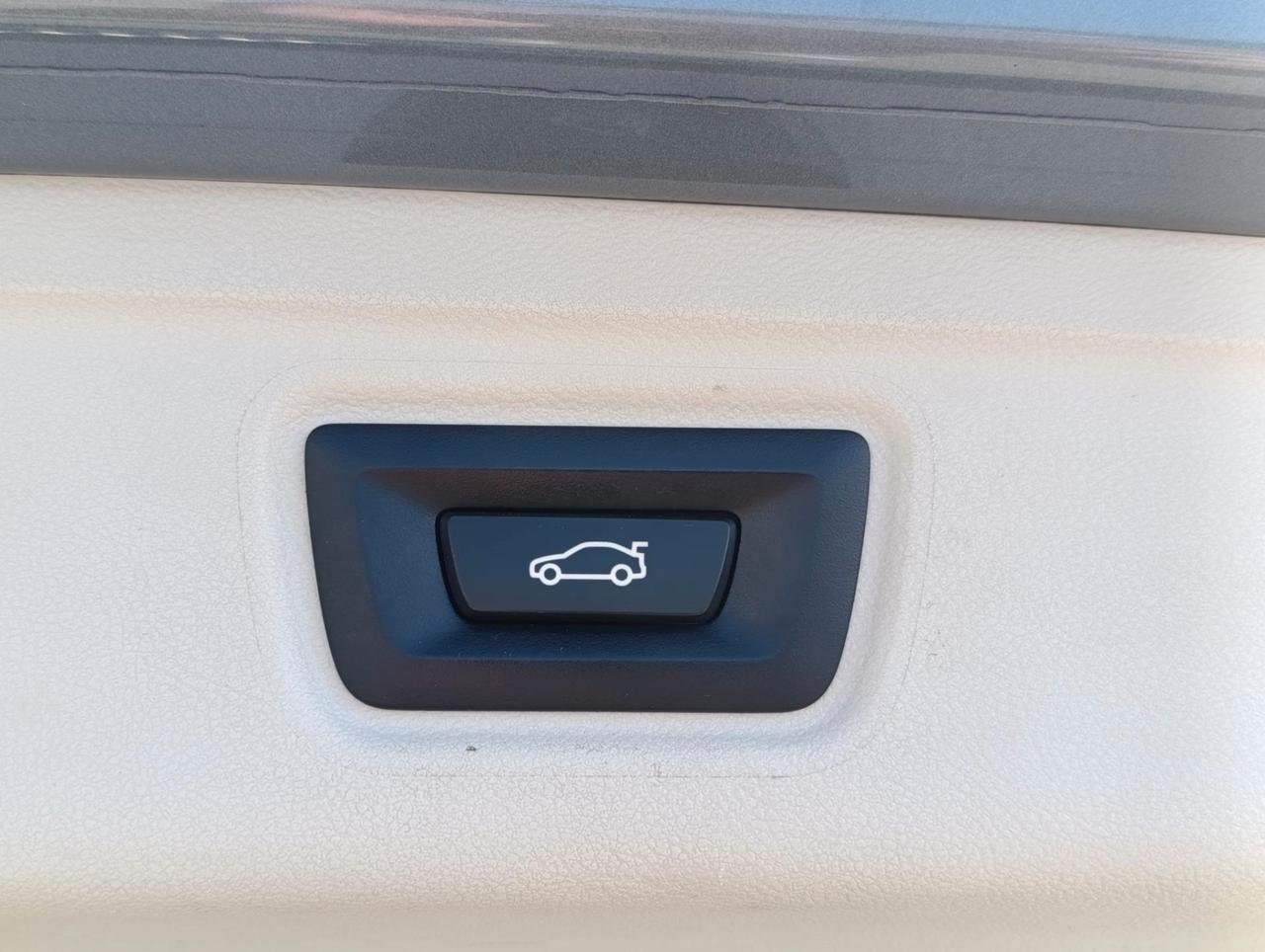 BMW 318 d Touring mhev 48V auto