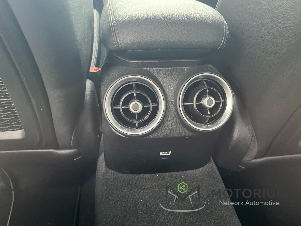 Alfa Romeo Giulia 2.2 Turbodiesel 210 CV AT8 AWD Q4 Veloce