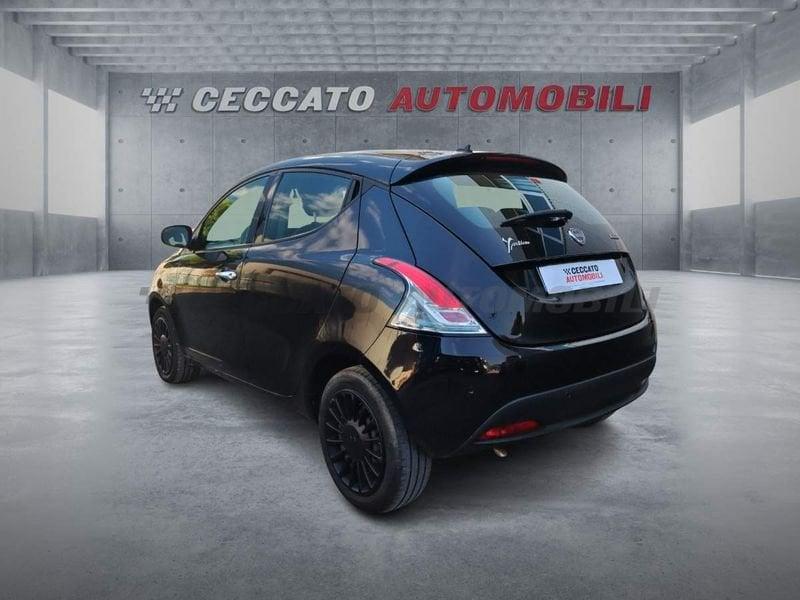 Lancia Ypsilon Ypsilon 1.0 firefly hybrid Silver s&s 70cv