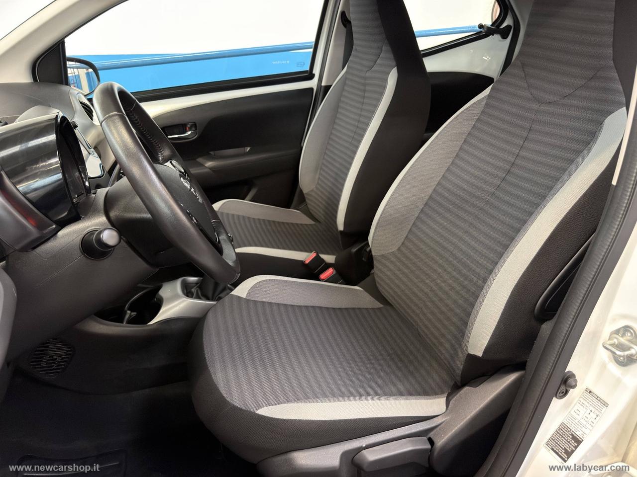 TOYOTA Aygo 1.0 VVT-i 72 CV 5p. x-play NEOPATENTATI