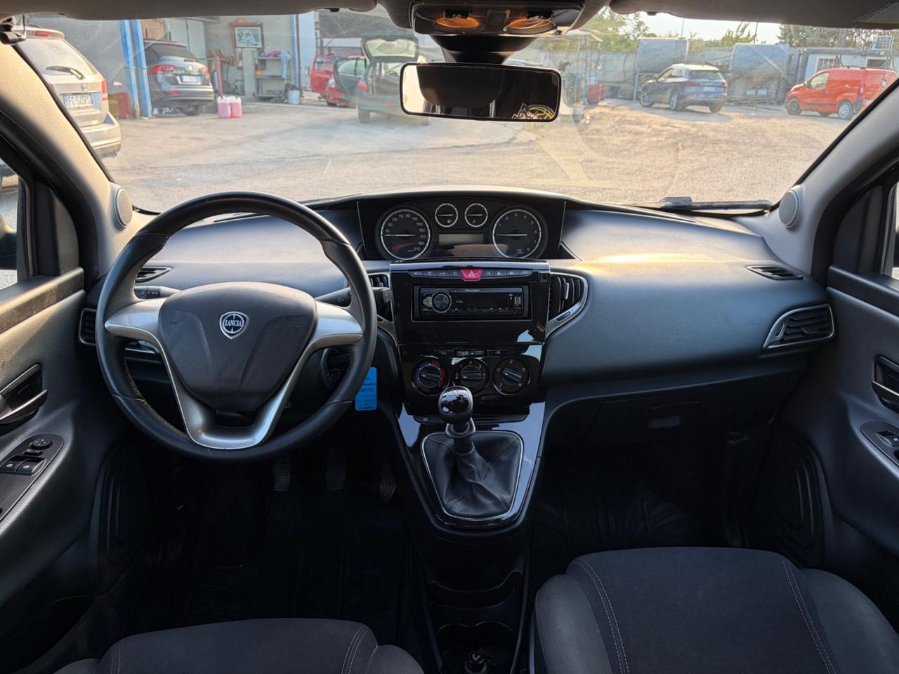 Lancia Ypsilon 0.9 TwinAir 85 CV 5 porte Metano Ecochic Gold