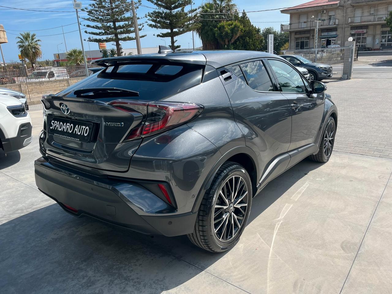 Toyota C-HR 1.8 Hybrid E-CVT Lounge