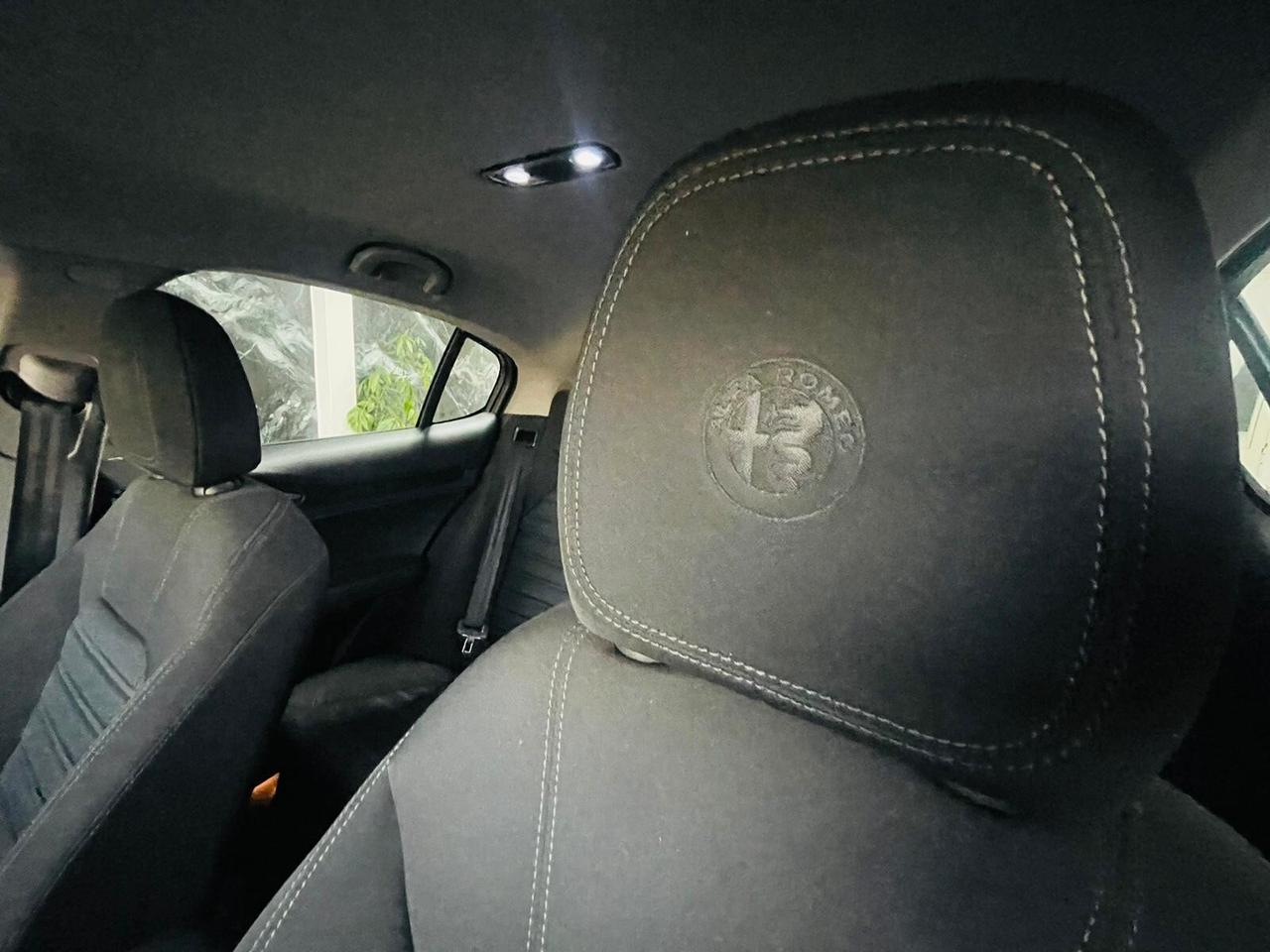 Alfa Romeo Stelvio 2.2 Turbodiesel 190 CV AT8 RWD Business