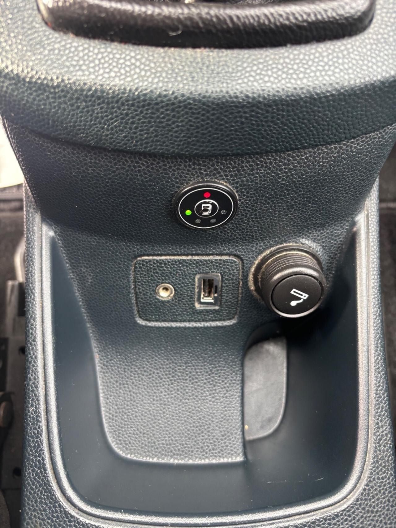 Ford Fiesta 1.4 5 porte Bz.- GPL Titanium