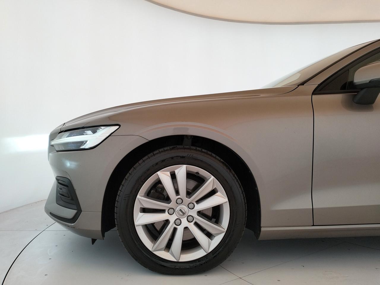 VOLVO V60 2.0 b4 Momentum Business auto - IVA ESPOSTA