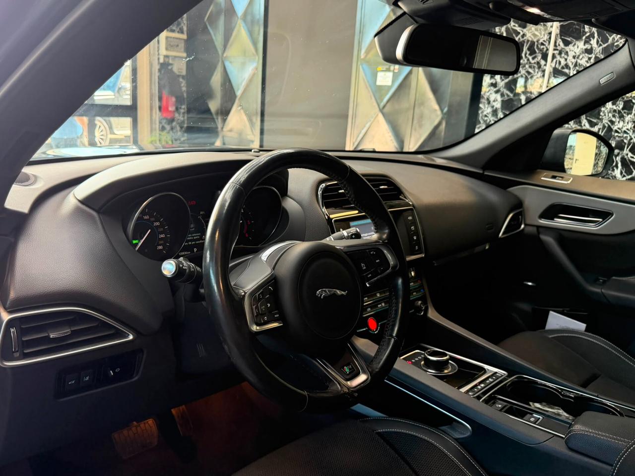 Jaguar F-Pace 3.0 D V6 300 CV AWD aut. R-Sport