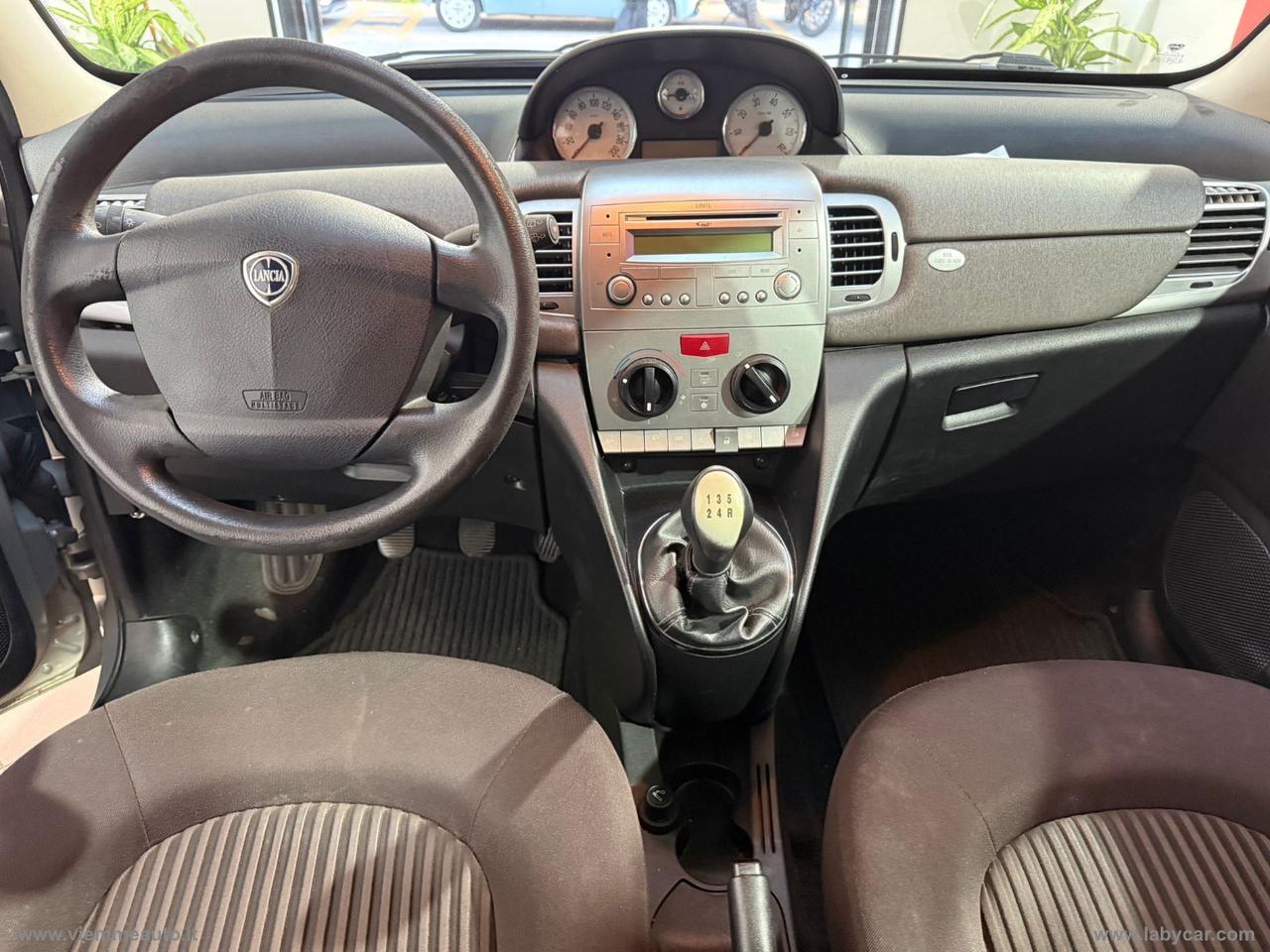 LANCIA Ypsilon 1.3 MJT 75 CV Versus