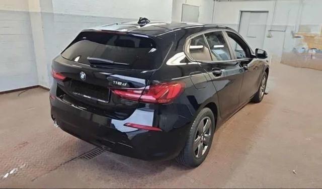 Bmw 116 116d 5p. Business Advantage