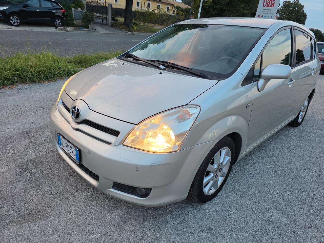 Toyota Corolla Verso 2.2 16V D-4D Sol
