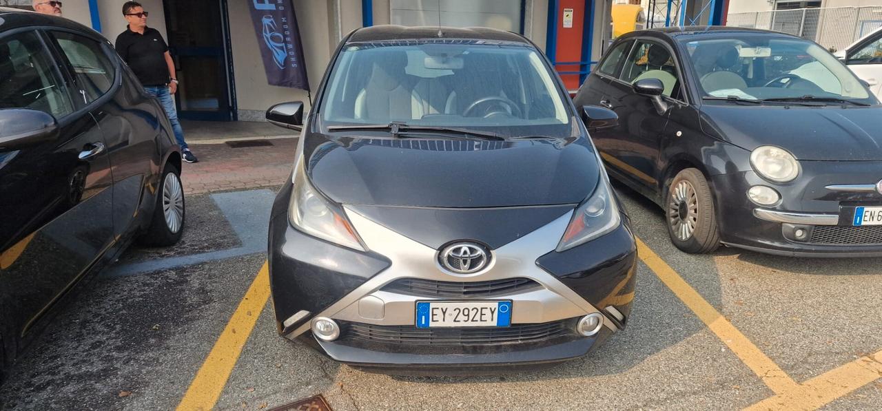 Toyota Aygo 1.0 VVT-i 69 CV 5 porte x-clusiv