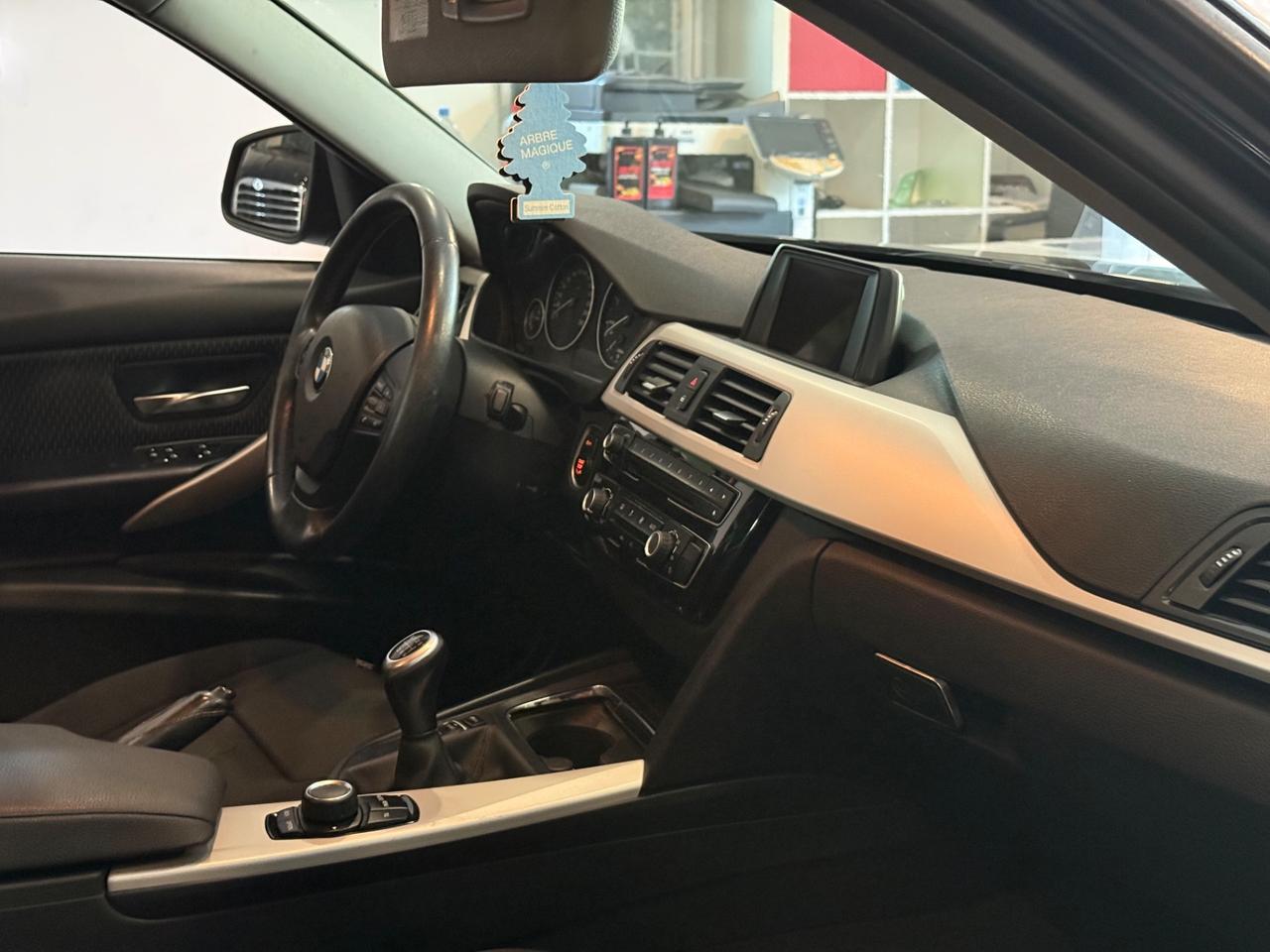 Bmw 318 2.0 Diesel anno 2017 full optional