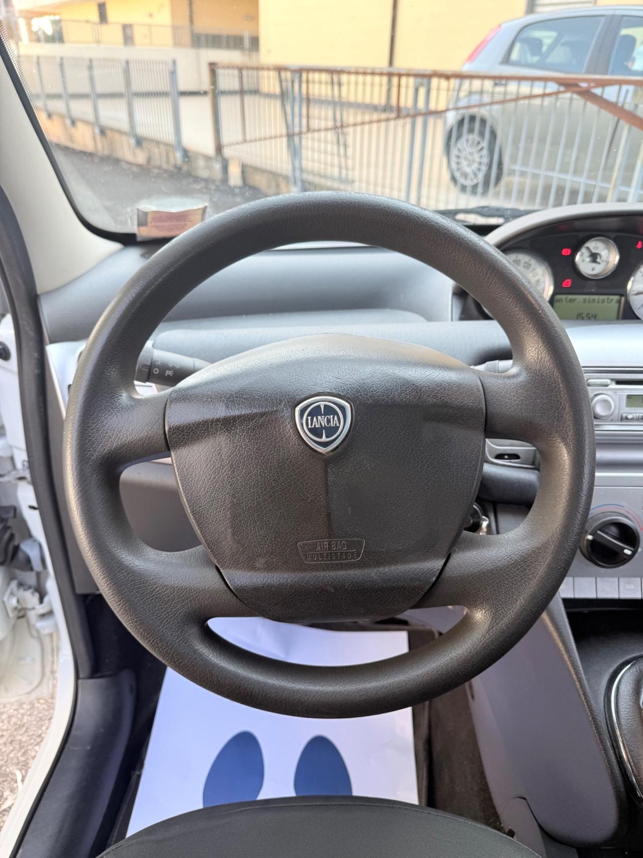 Lancia Ypsilon 1.3 MJT 75 CV Platinum TETTO PANORAMICO