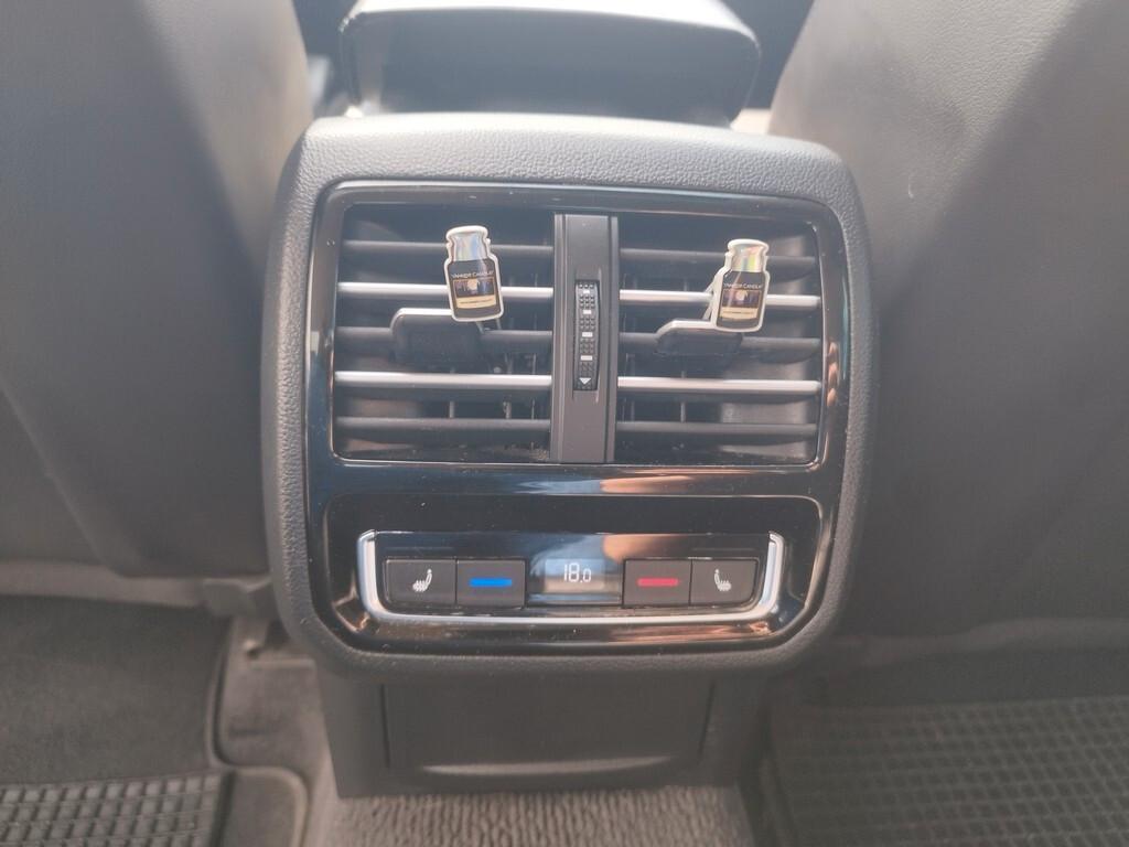 Volkswagen Passat 2.0 TDI DSG Highline BlueM. Tech.