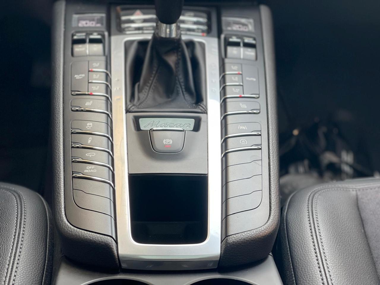 Porsche Macan 2.0 TETTO/FULL