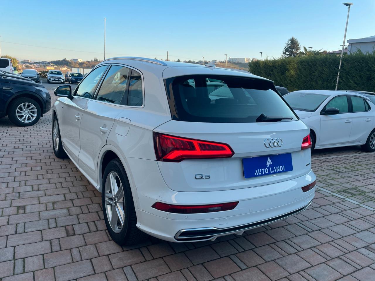 Audi Q5 55 TFSI e quattro S tronic line plus