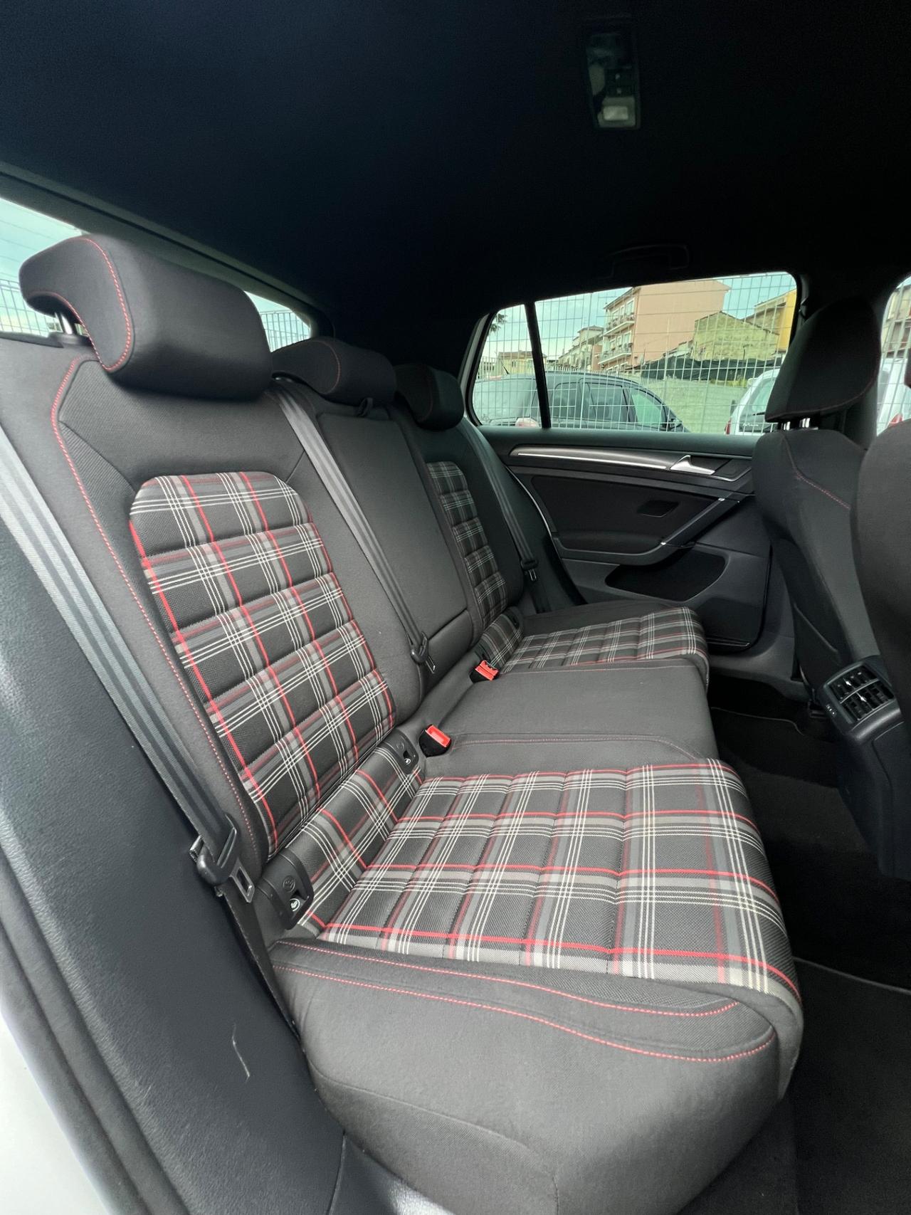 Volkswagen Golf GTI Performance 2.0 245 CV TSI DSG 5p. BMT