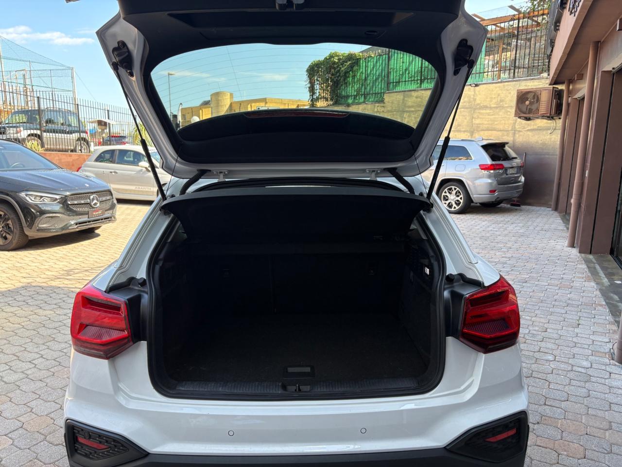 Audi Q2 35 TFSI S tronic Identity Black