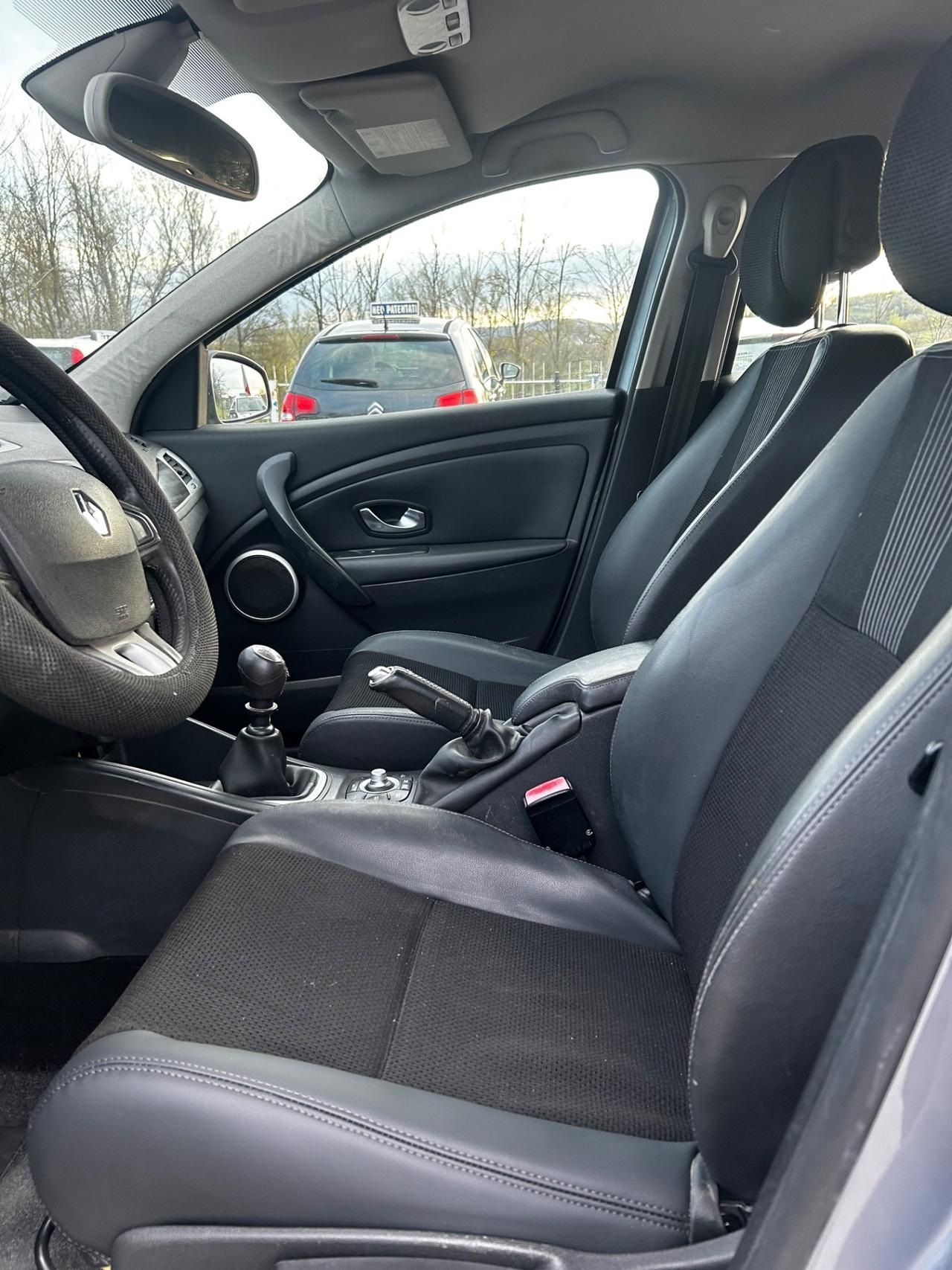 Renault Megane Mégane C-C 1.9 dCi 130CV Luxe