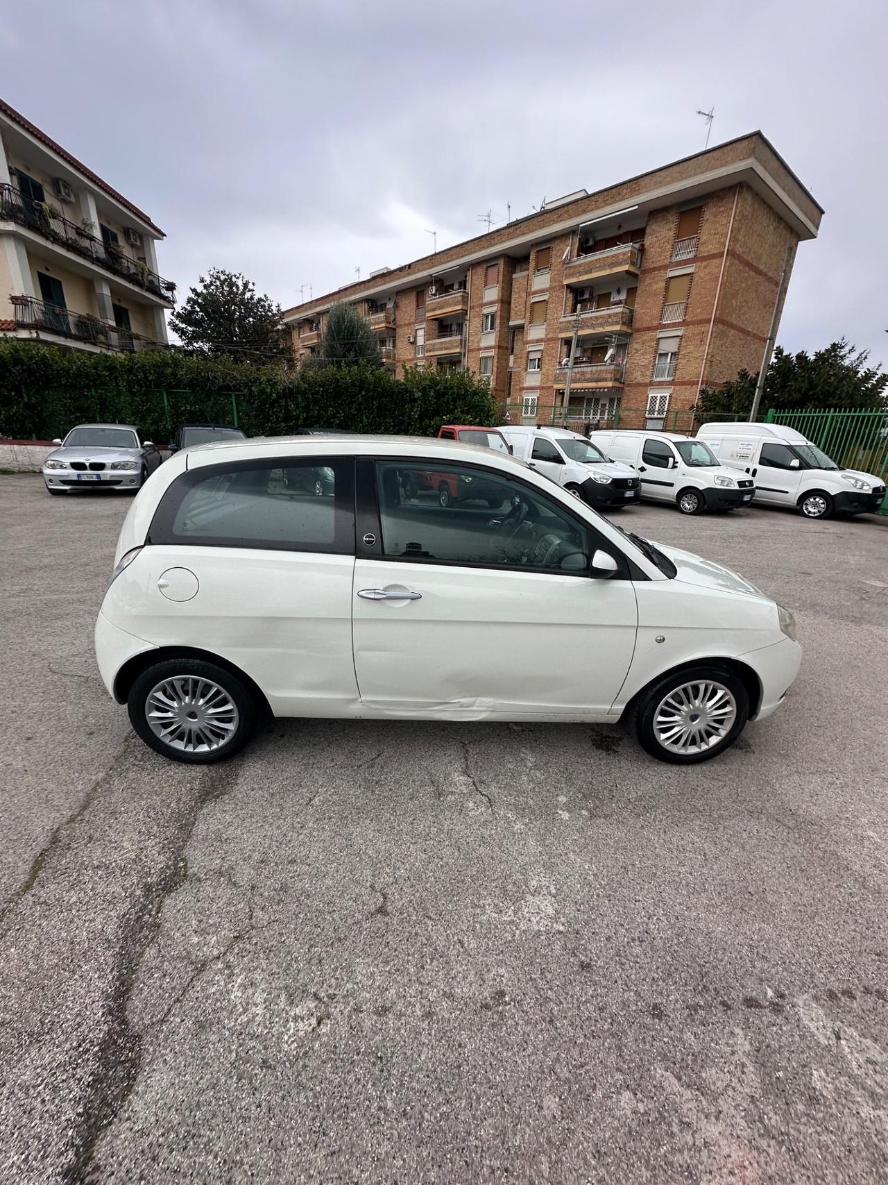 Lancia Ypsilon 1.4 Platino Ecochic GPL