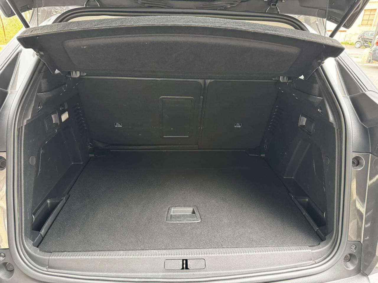 Peugeot 3008 BlueHDi 130 S&S EAT8 Allure