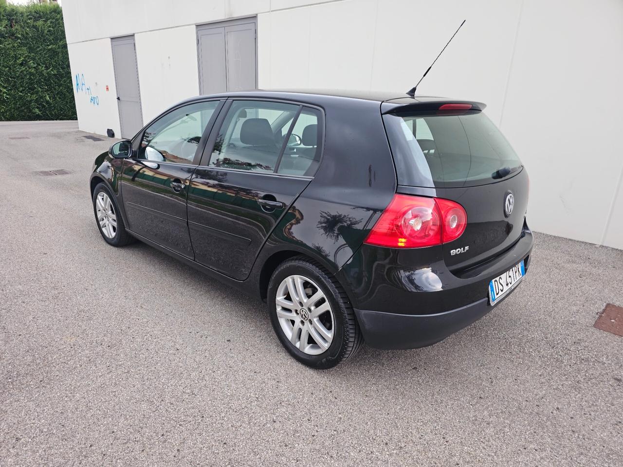 Volkswagen Golf 1.6 gpl