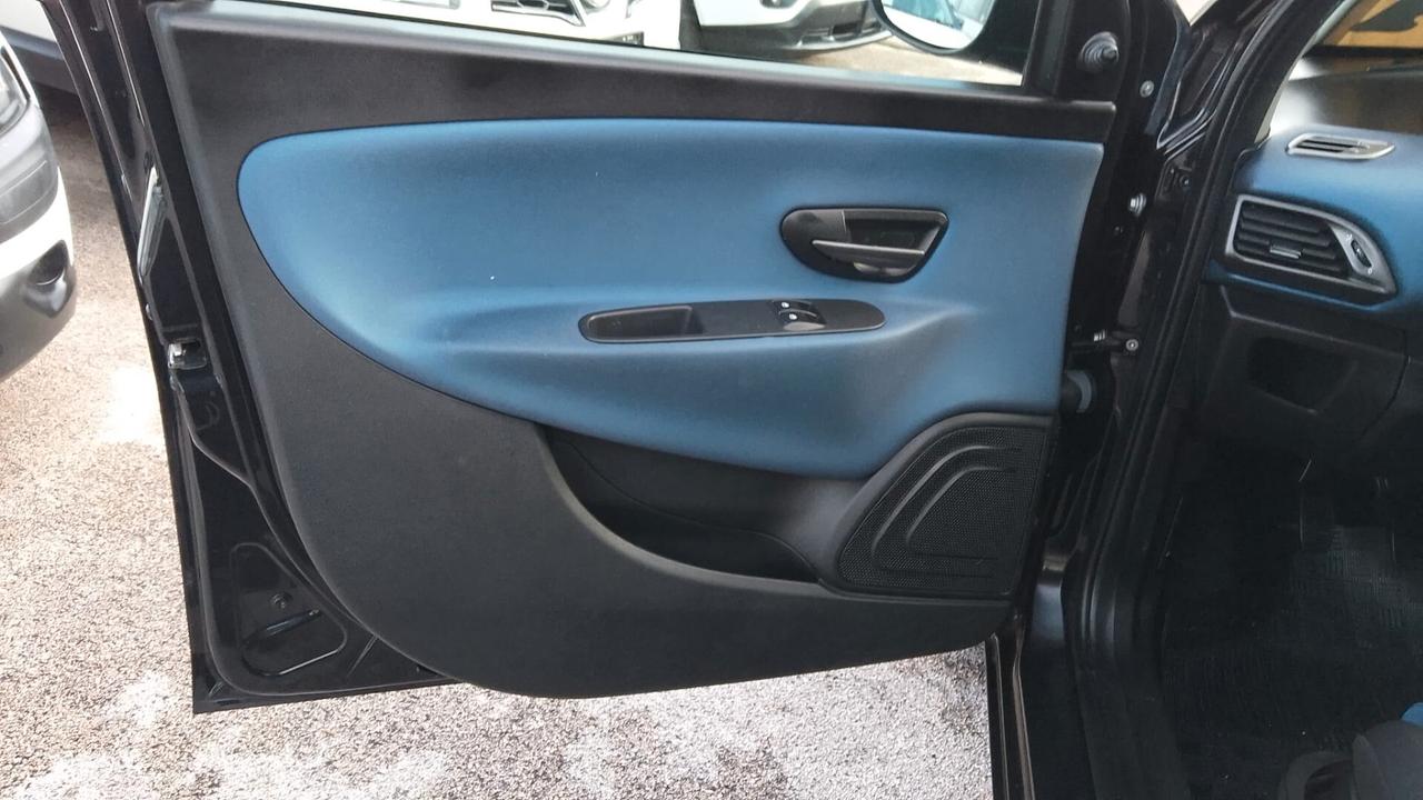 Lancia Ypsilon 1.2 BENZINA