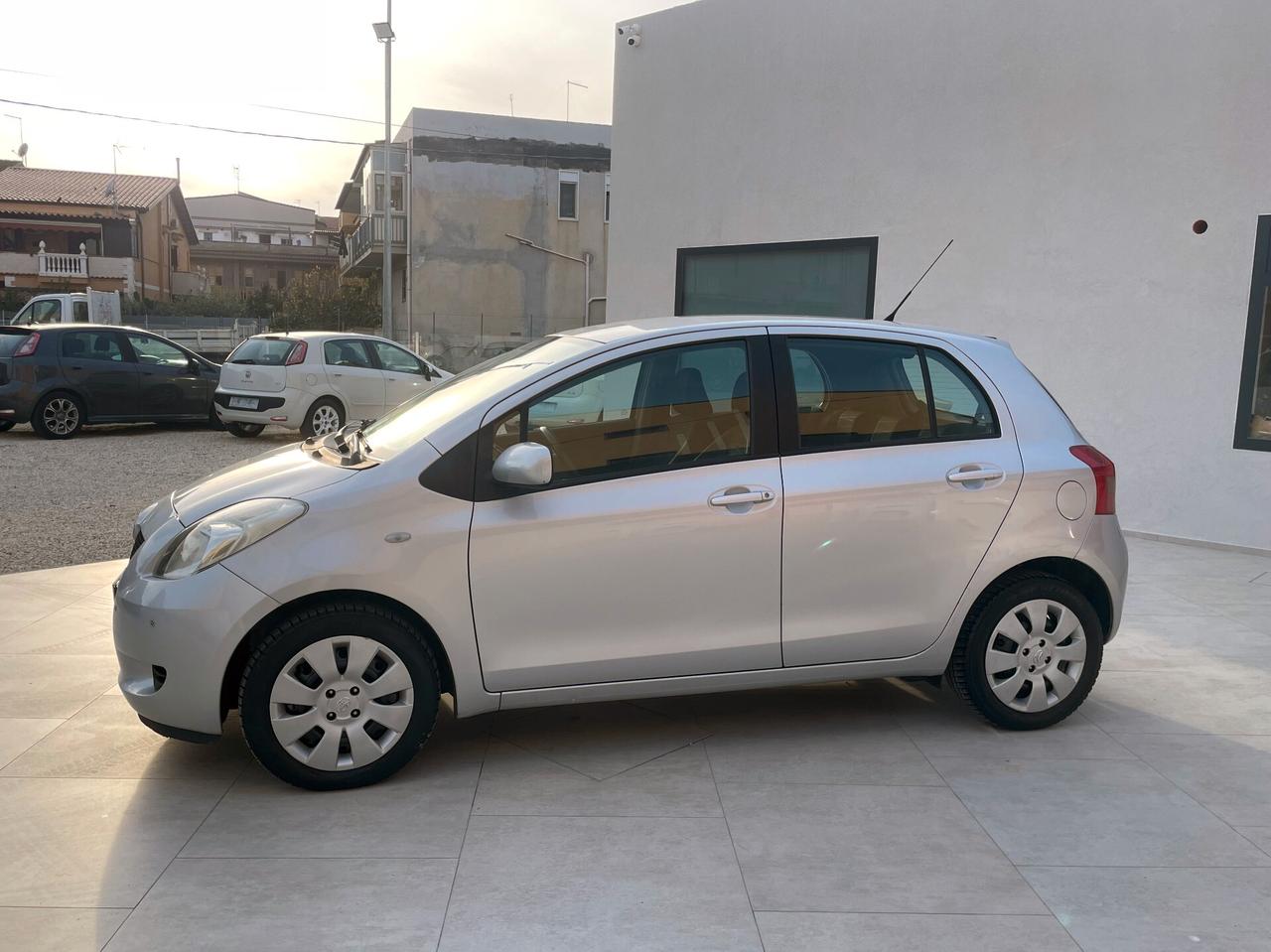 Toyota Yaris 1.3 5 porte