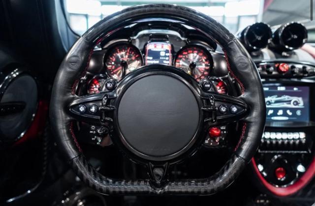 PAGANI Huayra HUAYRA ROADSTER V12 764HP 1/100